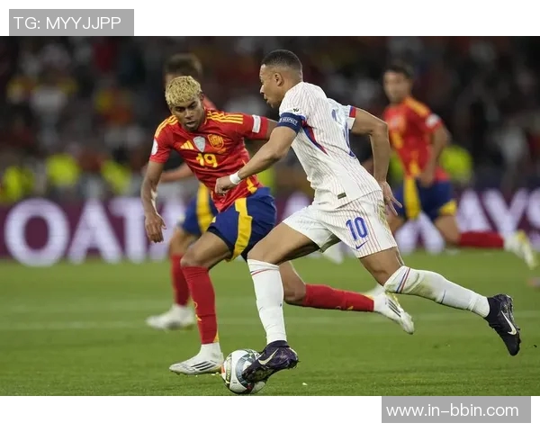 迪亚斯补时助攻姆巴佩破门皇马稳固领先优势2-0锁定胜局 迪亚斯补时助攻姆巴佩破门皇马稳固领先优势2-0锁定胜局